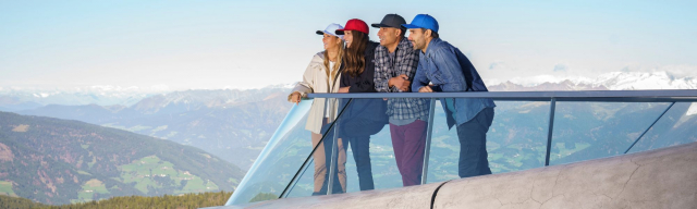 Headwearevolution. A documentary about headwear, nature and more