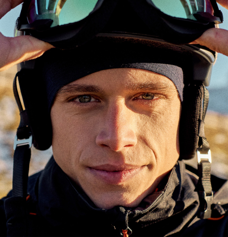 Atlantis Headwear reinterpreta una fibra d’eccellenza